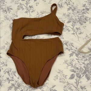 Aerie Brown One Shoulder Swim One Piece. Size: XL

- has light padding!